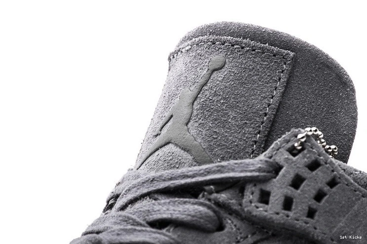 Air 4 Jordan 930155-003  Retro Kaws 0831